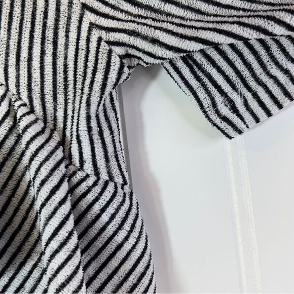 Zara ruffle w/b collection small - Picture 10 of 13